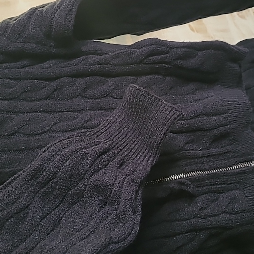 New! Womens Medium Black Cable Knit Cropped Hoodie and Pants Set - Picture 3 of 9
